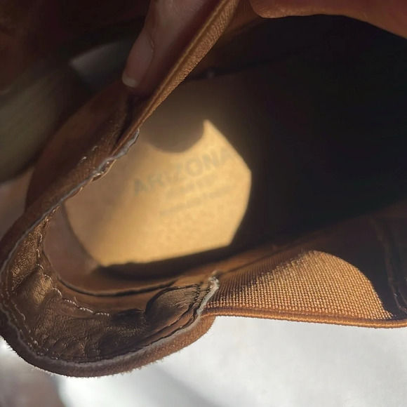 EUC Arizona camel suede booties 8 with stretchable material at ankles - Picture 4 of 4